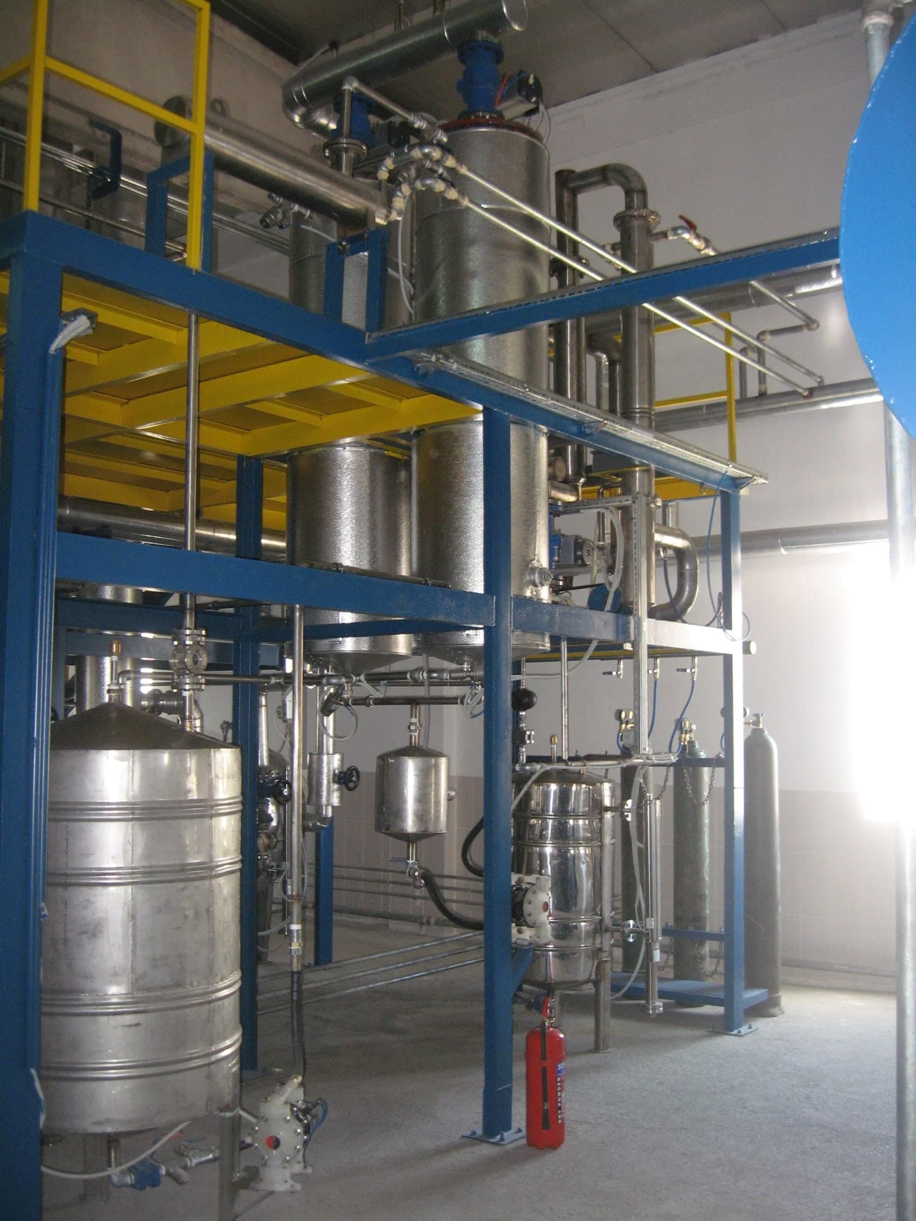 Molecular sieve and distillation unit platform